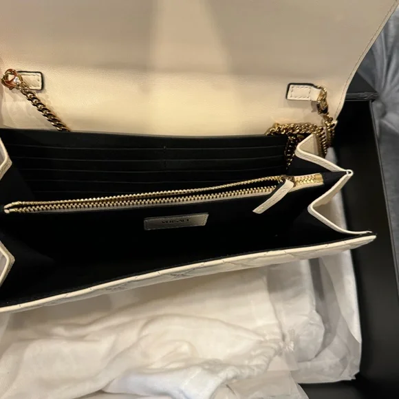 Versace bag - Picture 3 of 7